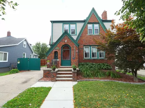 22436 Ridgeway, Saint Clair Shores, MI 48080