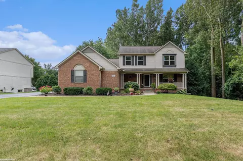 2095 Hillwood, Lake Orion, MI 48360
