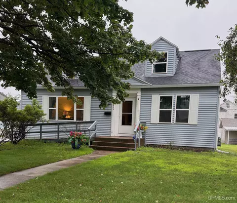 1009 W Hughitt, Iron Mountain, MI 49801