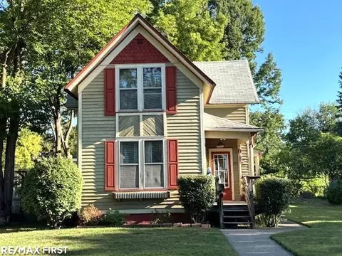 22 Ahrens, Mount Clemens, MI 48043