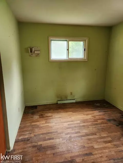 Bedroom - 2495 Lavelle, Flint, MI 48504 photo 2 of 2
