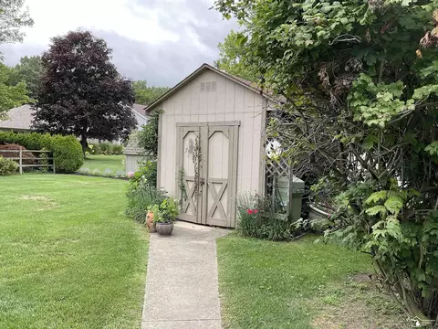 1704 W Fredericks, Monroe, MI 48162 photo 3