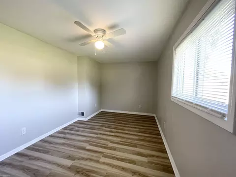 Bedroom - 14827 10 Mile, Warren, MI 48091 photo 1 of 3