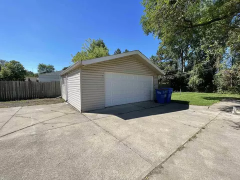 Exterior - 14827 10 Mile, Warren, MI 48091 photo 4 of 5
