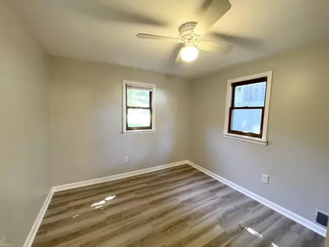 Bedroom - 14827 10 Mile, Warren, MI 48091 photo 3 of 3
