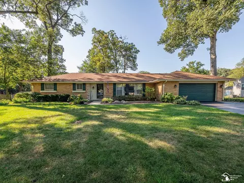3337 Deepwood, Lambertville, MI 48144