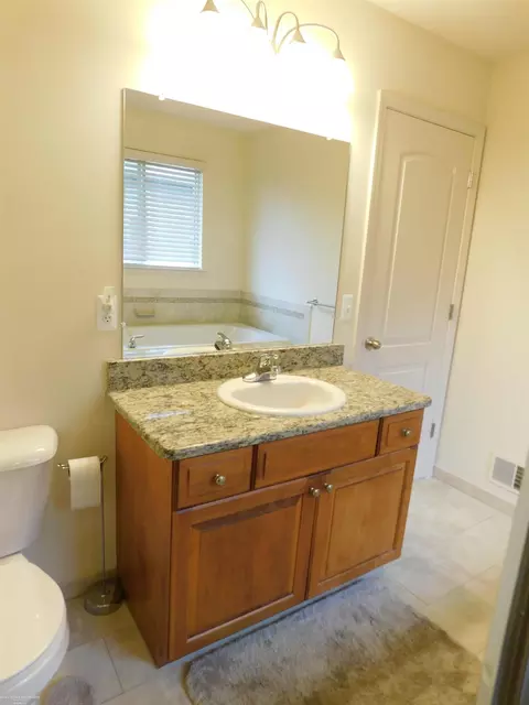 55365 Stewart, Macomb, MI 48042 photo 17