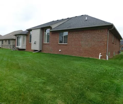 55365 Stewart, Macomb, MI 48042 photo 32