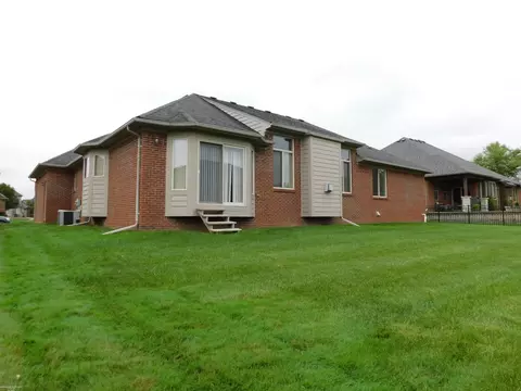 55365 Stewart, Macomb, MI 48042 photo 31