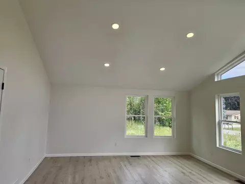 Living - 1836 Linksview, Gladwin, MI 48624 photo 4 of 4