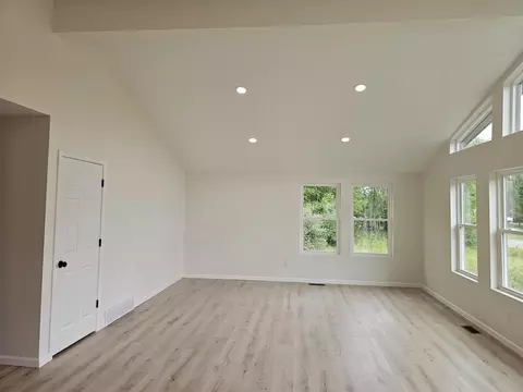 Living - 1836 Linksview, Gladwin, MI 48624 photo 3 of 4
