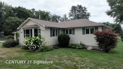 4295 W Maple, Flint, MI 48507 photo 2