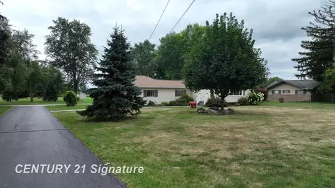 4295 W Maple, Flint, MI 48507 photo 5