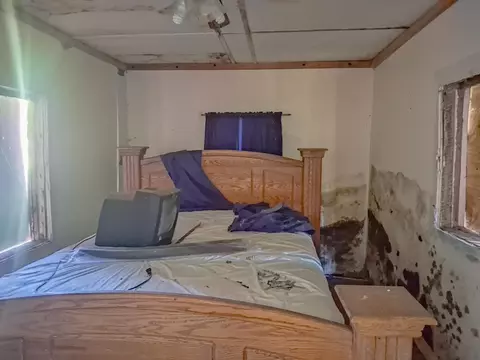 Bedroom - 8012 E Gladwin, Gladwin, MI 48624 photo 2 of 2