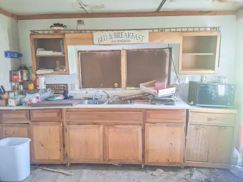 Kitchen - 8012 E Gladwin, Gladwin, MI 48624 photo 1 of 1