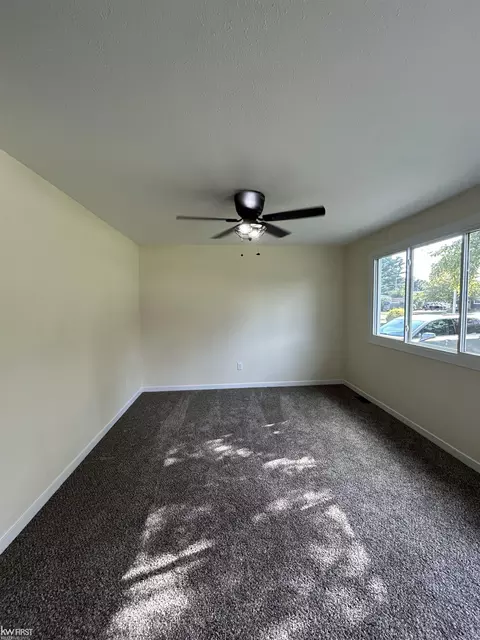 916 Moore, Davison, MI 48423 photo 12