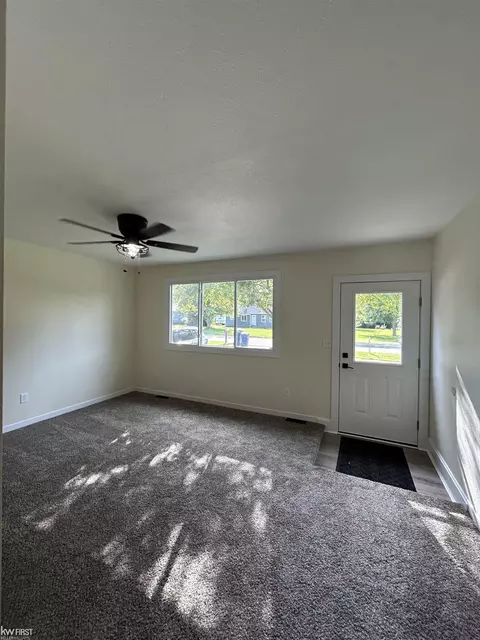 916 Moore, Davison, MI 48423 photo 11