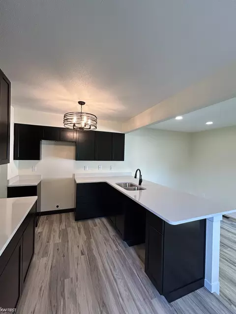 916 Moore, Davison, MI 48423 photo 8