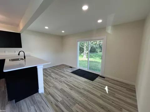 916 Moore, Davison, MI 48423 photo 9