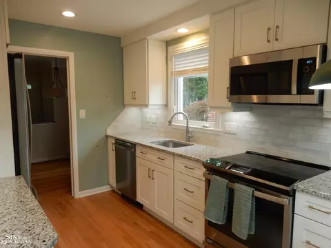 Kitchen - 1205 Aline, Grosse Pointe Woods, MI 48236 photo 1 of 3