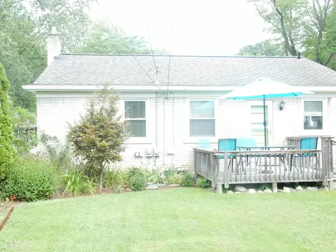 Exterior - 1205 Aline, Grosse Pointe Woods, MI 48236 photo 3 of 5