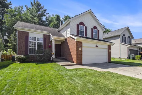 34 Eagle Rdg, Lake Orion, MI 48360