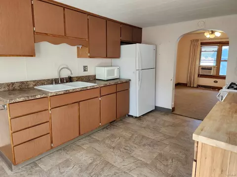 Kitchen - 338 Greenly, Adrian, MI 49221 photo 1 of 2