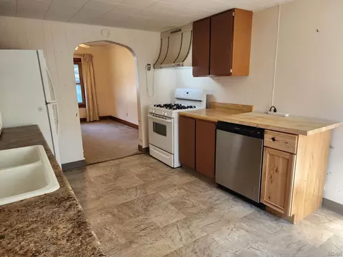 Kitchen - 338 Greenly, Adrian, MI 49221 photo 2 of 2