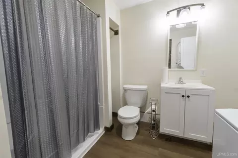 Bath - 416 N N Lk, Ishpeming, MI 49849 photo 4 of 4