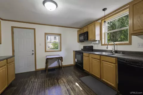 Kitchen - 416 N N Lk, Ishpeming, MI 49849 photo 1 of 2