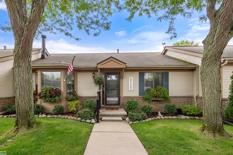 25060 Portside #53, Harrison Township, MI 48045