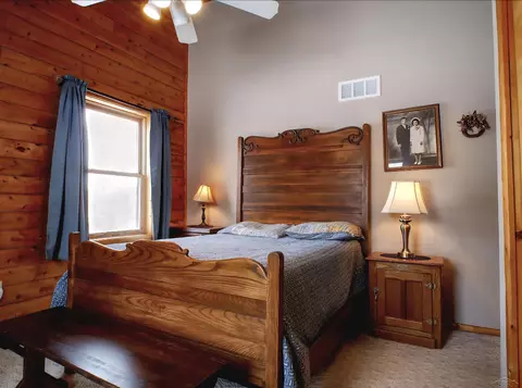Bedroom - 8073 Nichols, Flushing, MI 48433 photo 2 of 7