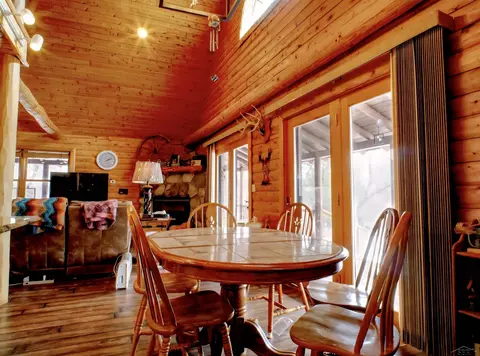 Dining - 8073 Nichols, Flushing, MI 48433 photo 1 of 2