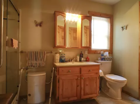 Bath - 8073 Nichols, Flushing, MI 48433 photo 3 of 4