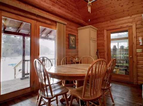 Dining - 8073 Nichols, Flushing, MI 48433 photo 2 of 2