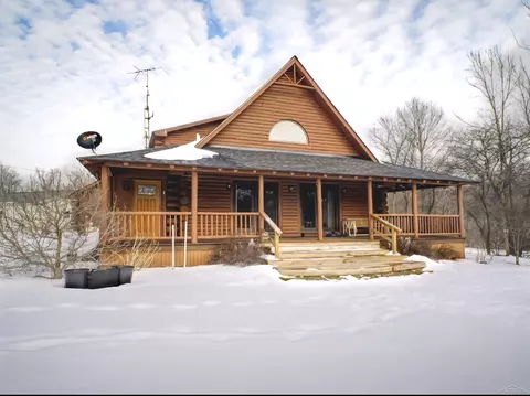 Exterior - 8073 Nichols, Flushing, MI 48433 photo 6 of 8