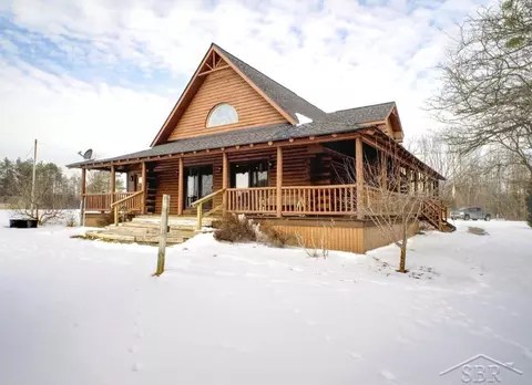 Exterior - 8073 Nichols, Flushing, MI 48433 photo 3 of 8