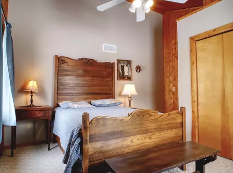 Bedroom - 8073 Nichols, Flushing, MI 48433 photo 3 of 7
