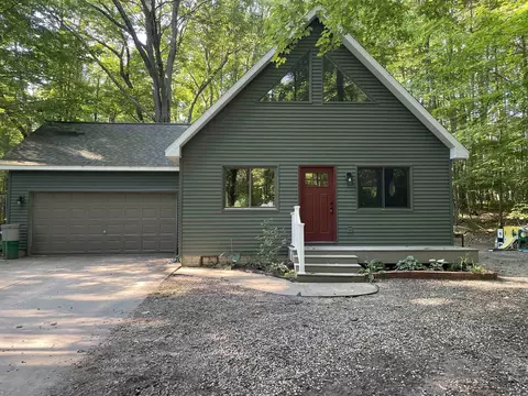 5700 Oak Run, Farwell, MI 48622