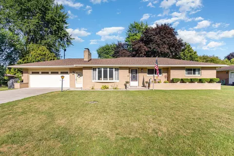 520 Gondolier, Bay City, MI 48708