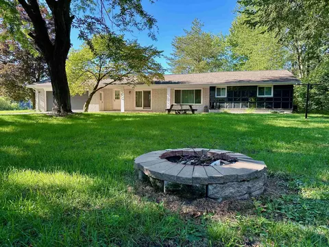 Exterior - 12985 Gratiot, Hemlock, MI 48626 photo 3 of 6