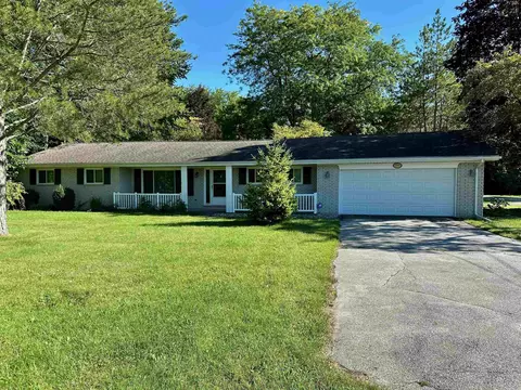 12985 Gratiot, Hemlock, MI 48626