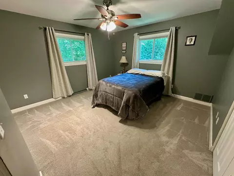 Bedroom - 12985 Gratiot, Hemlock, MI 48626 photo 2 of 3