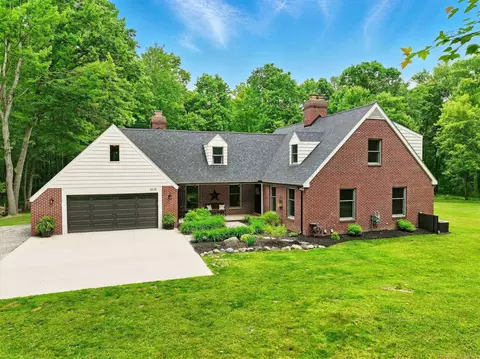 6535 Cedar Lk, Pinckney, MI 48169