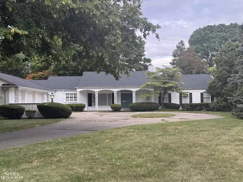 586 Shelden, Grosse Pointe Shores, MI 48236