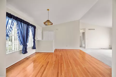 Living - 21767 Brookside N, Macomb, MI 48044 photo 2 of 6