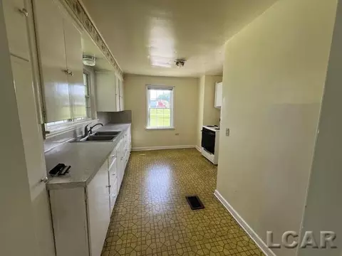 1010 W W Vly, Adrian, MI 49221 photo 22