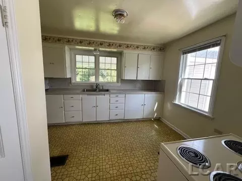 1010 W W Vly, Adrian, MI 49221 photo 25