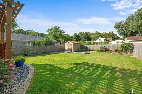 Exterior - 5400 Vineyard, Monroe, MI 48161 photo 2 of 5