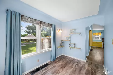 Entry Way - 5400 Vineyard, Monroe, MI 48161 photo 1 of 3